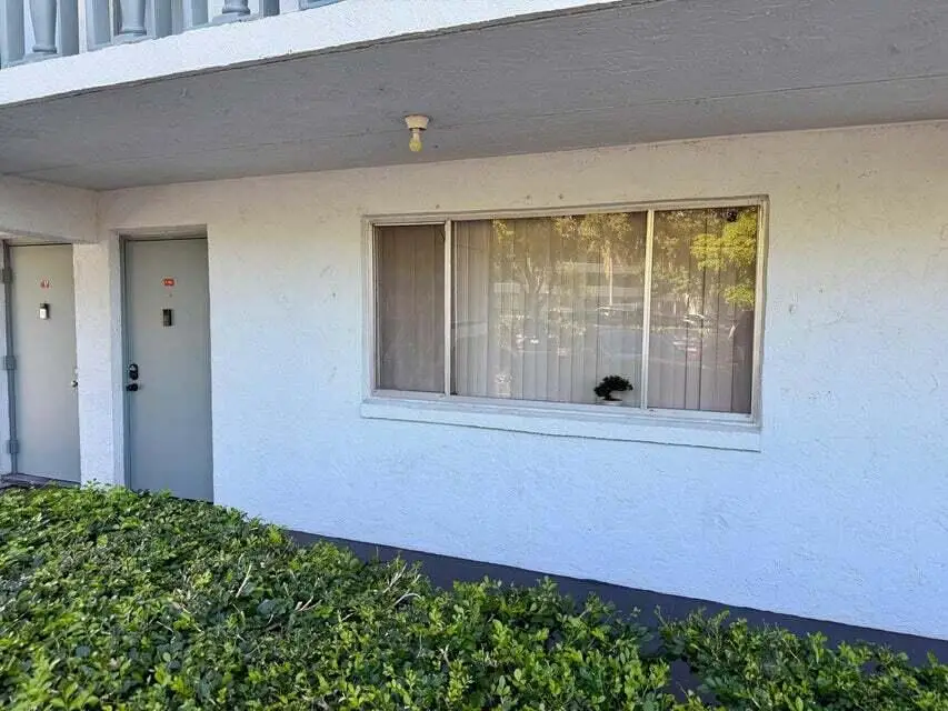 2000 Springdale Boulevard 102, Palm Springs, FL 33461