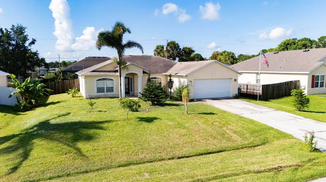 1042 SW Dartmouth Avenue, Port St. Lucie, FL 34953