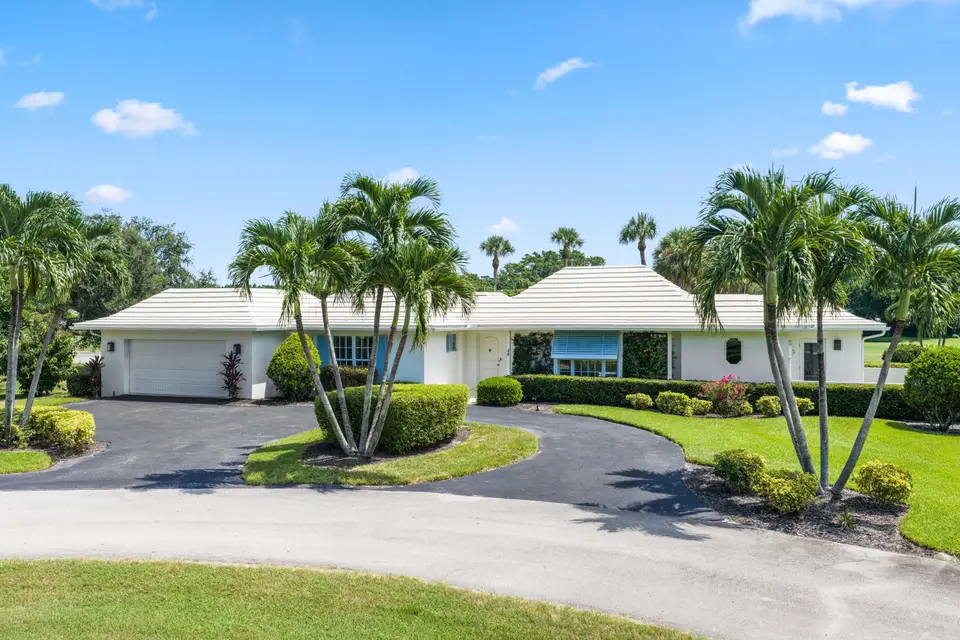 4 COUNTRY CLUB Circle, Village of Golf, FL 33436