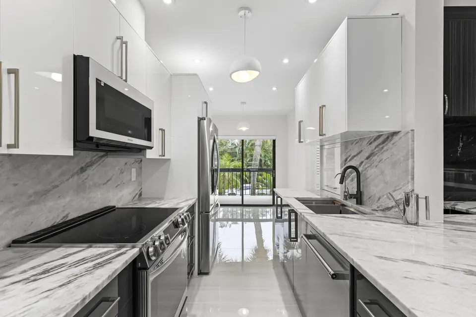 11311 POND VIEW Drive C203, Wellington, FL 33414