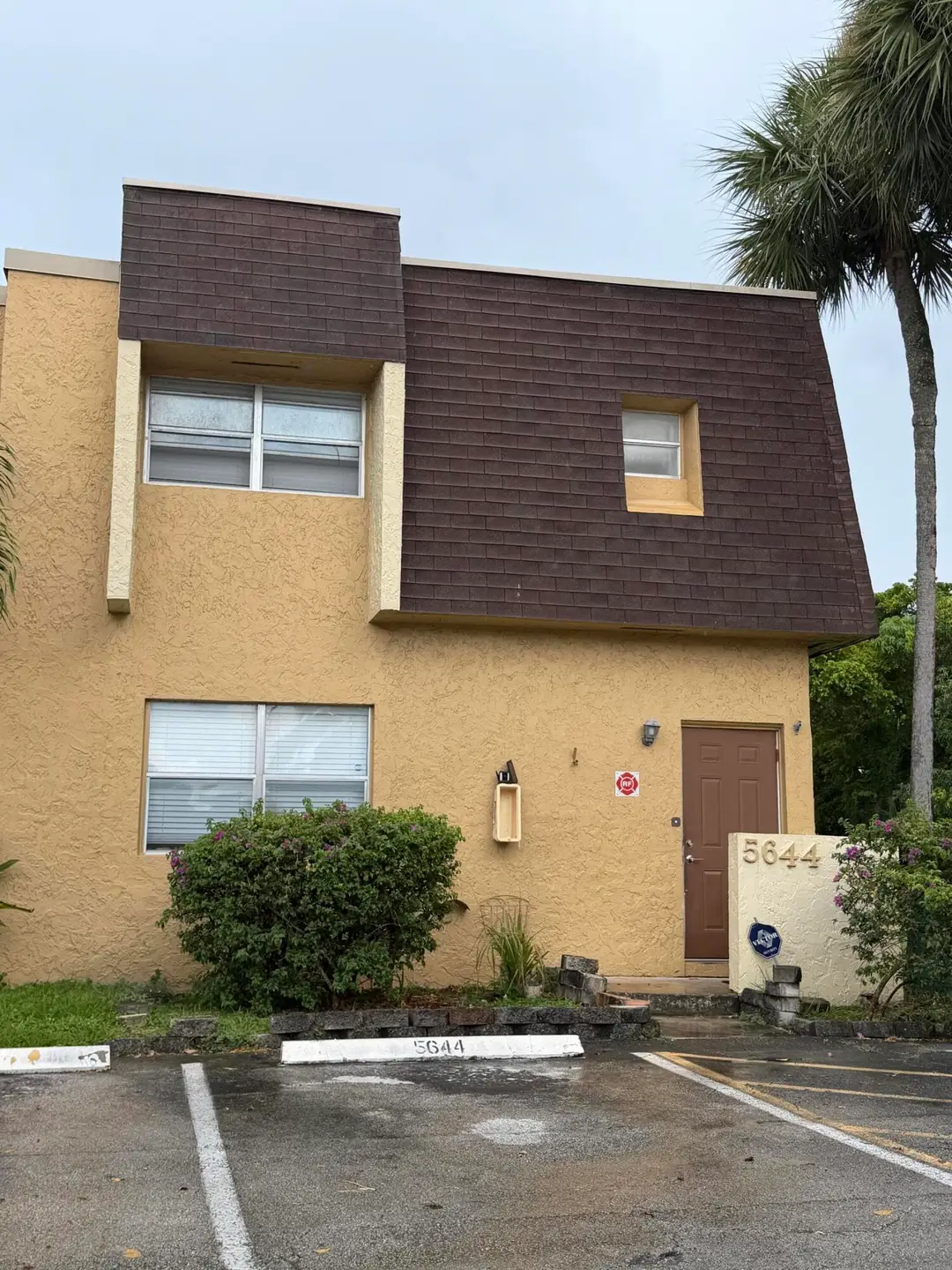 5644 BLUEBERRY Court 11, Lauderhill, FL 33313