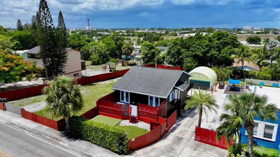907 N A Street, Lake Worth Beach, FL 33460
