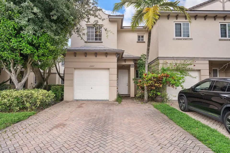 2022 ISLAND Drive, Riviera Beach, FL 33404