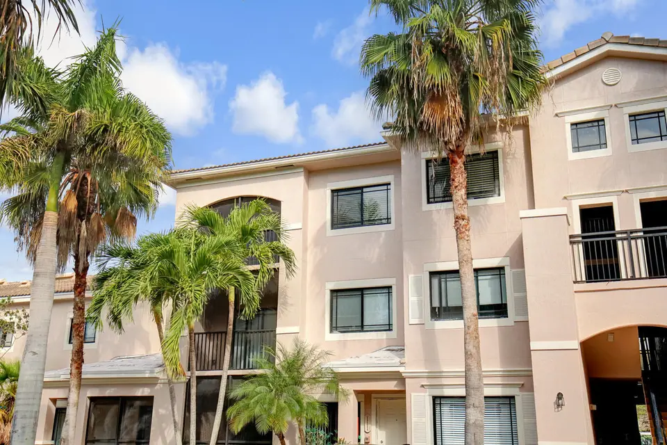 2801 SARENTO Place 304, Palm Beach Gardens, FL 33410