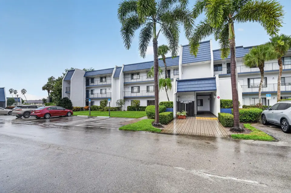 4483 LUXEMBURG Court 103, Lake Worth, FL 33467