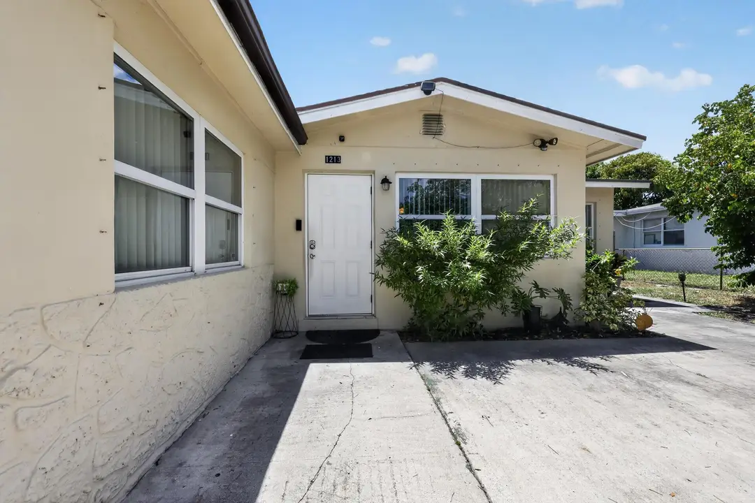 1213 14TH Avenue S, Lake Worth Beach, FL 33460
