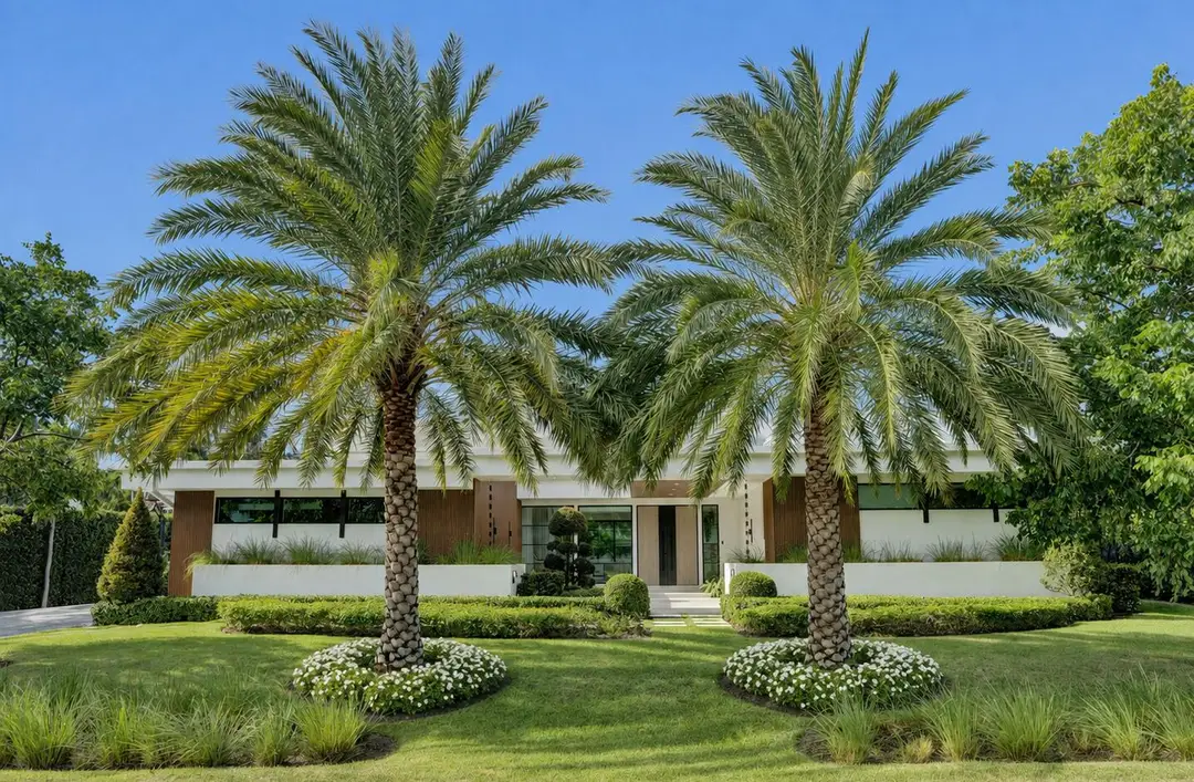 7 Tahoe Lane, Sea Ranch Lakes, FL 33308