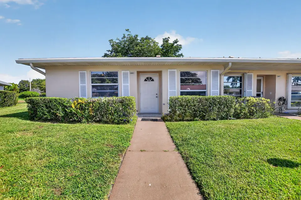 8681 BOCA Drive 20, Boca Raton, FL 33433