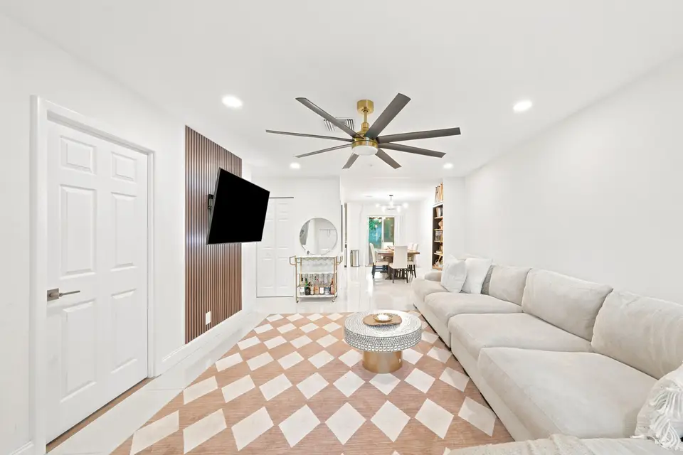 8026 SW 20TH Court, Davie, FL 33324