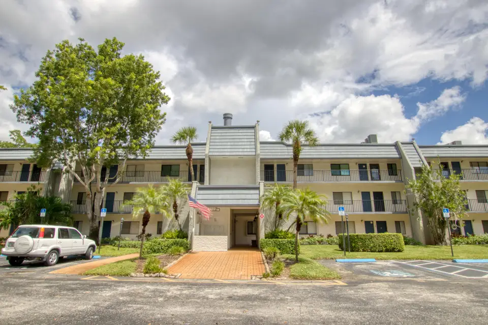 4822 ESEDRA Court 206, Lake Worth, FL 33467