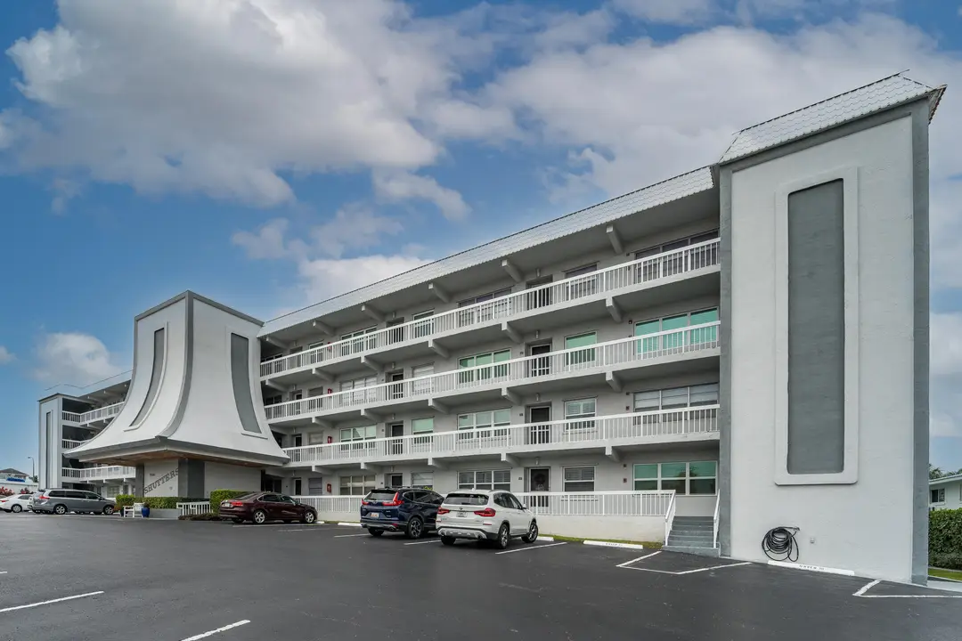 155 YACHT CLUB Drive 207, North Palm Beach, FL 33408