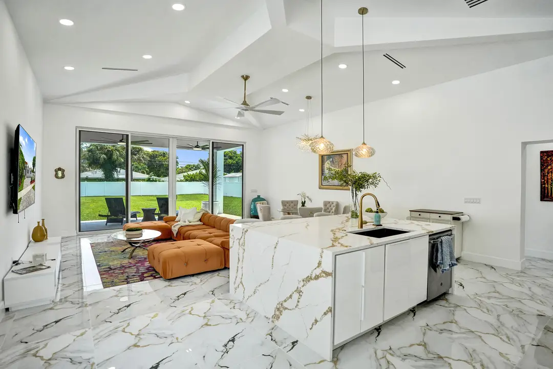 202 SE 4TH Street, Delray Beach, FL 33483