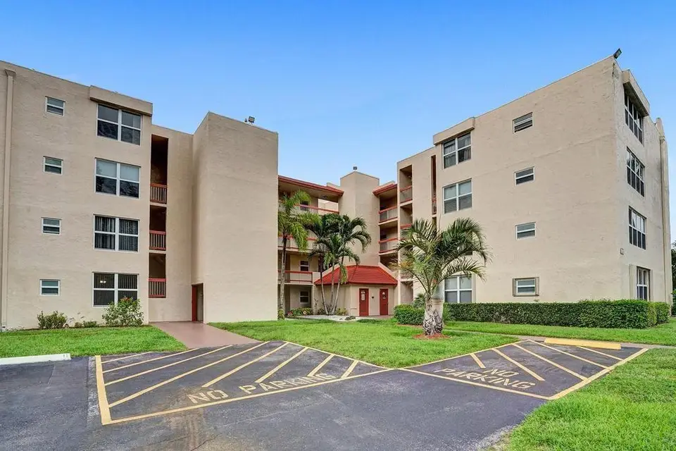 9451 EVERGREEN Place 306, Davie, FL 33324