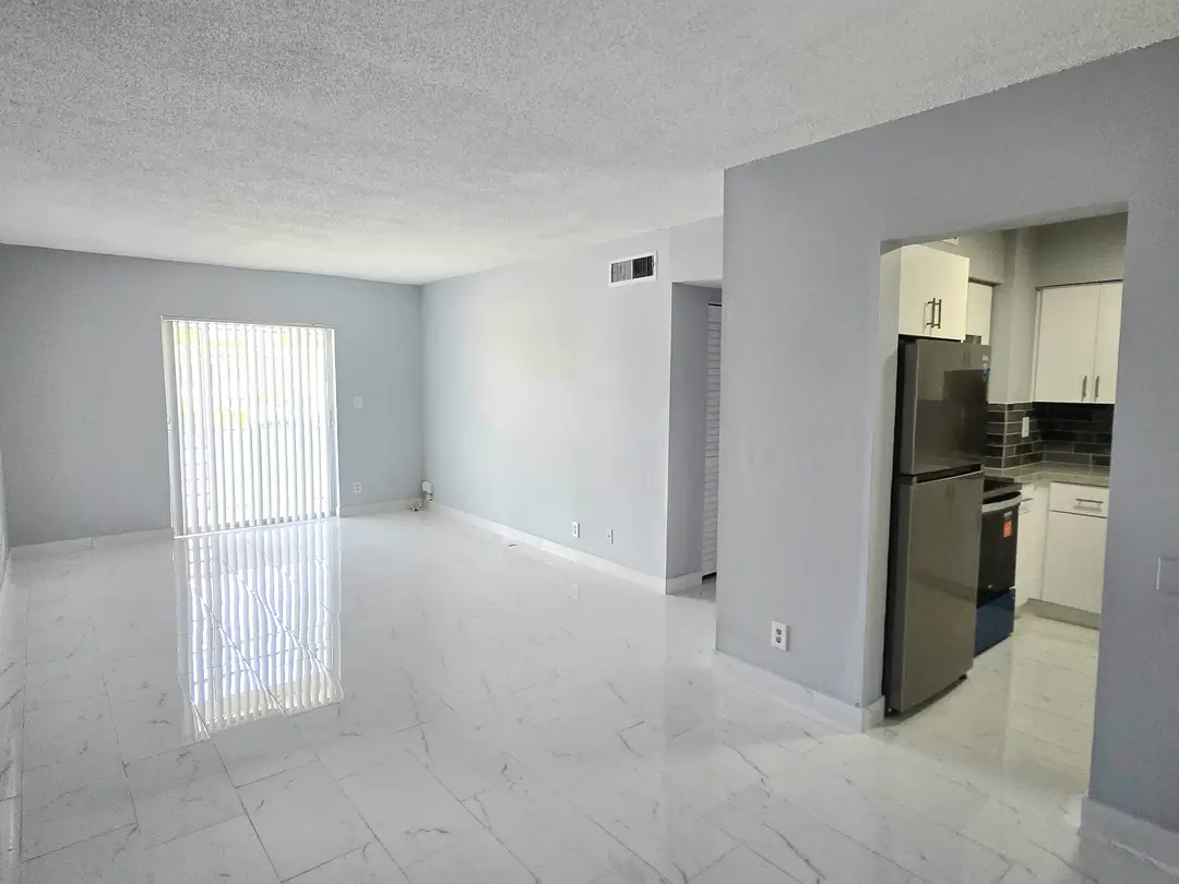 6505 WINFIELD Boulevard B-31, Margate, FL 33063