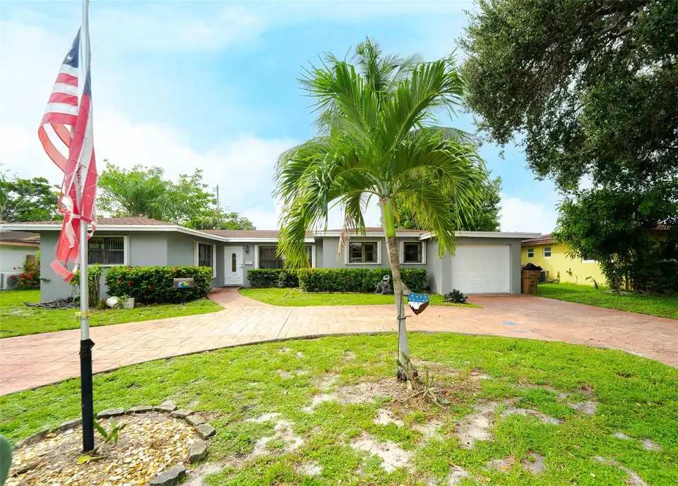 816 SE 13TH Court, Deerfield Beach, FL 33441