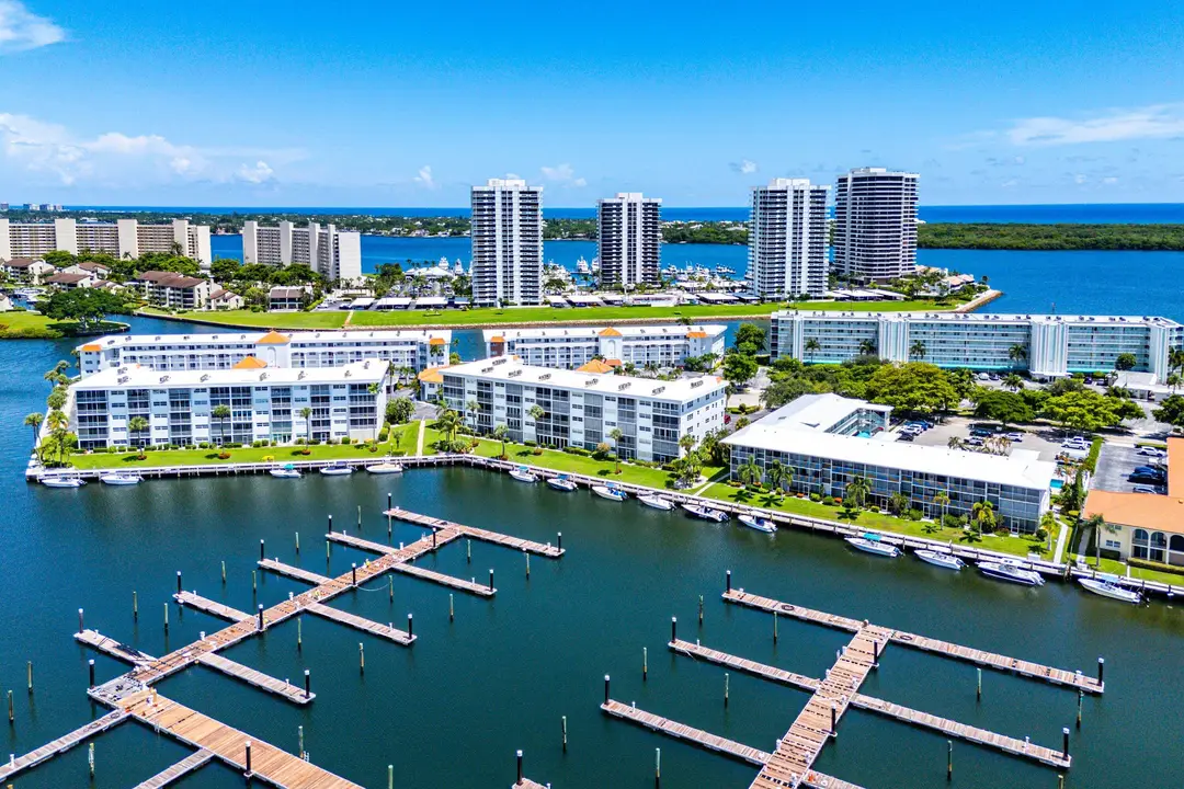 29 Yacht Club Drive 304, North Palm Beach, FL 33408