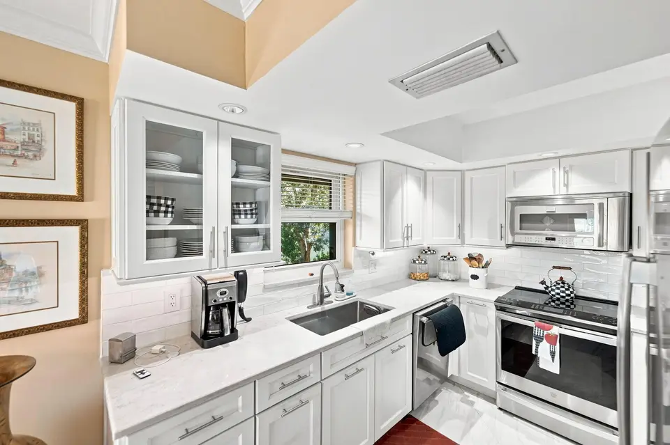 330 SW South River Drive 207, Stuart, FL 34997