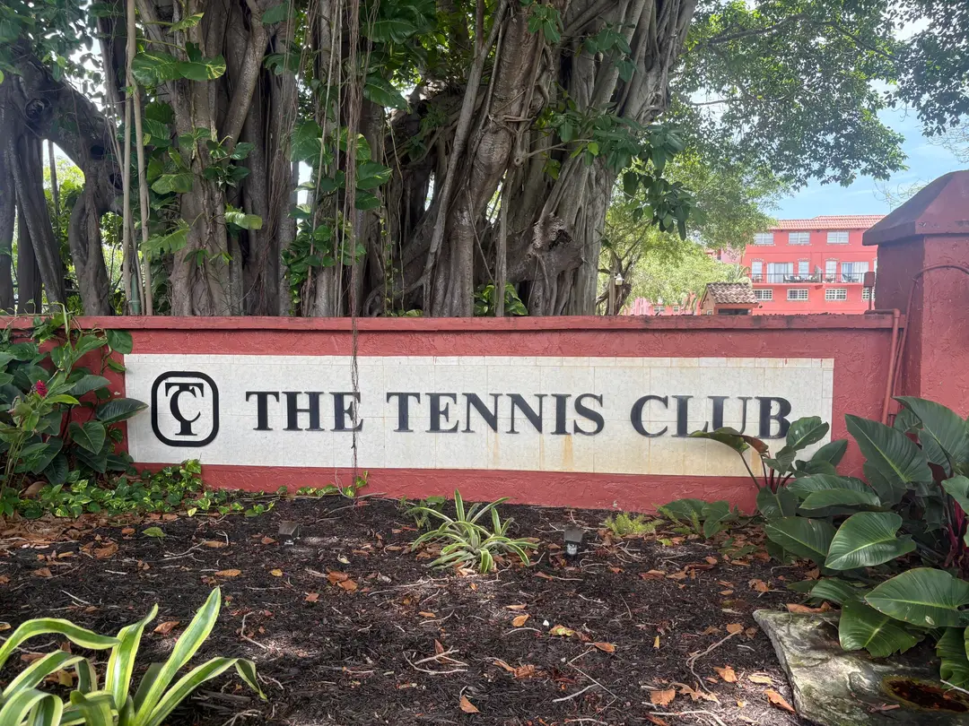680 TENNIS CLUB Drive 303, Fort Lauderdale, FL 33311