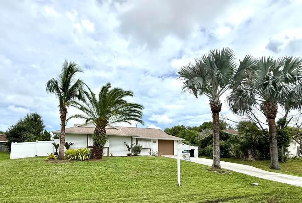 637 SW GRANADEER Street, Port St. Lucie, FL 34983