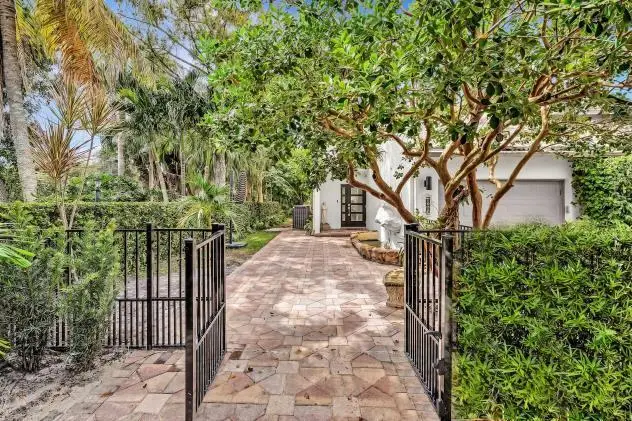 1970 CANTERBURY Circle 1970, Wellington, FL 33414