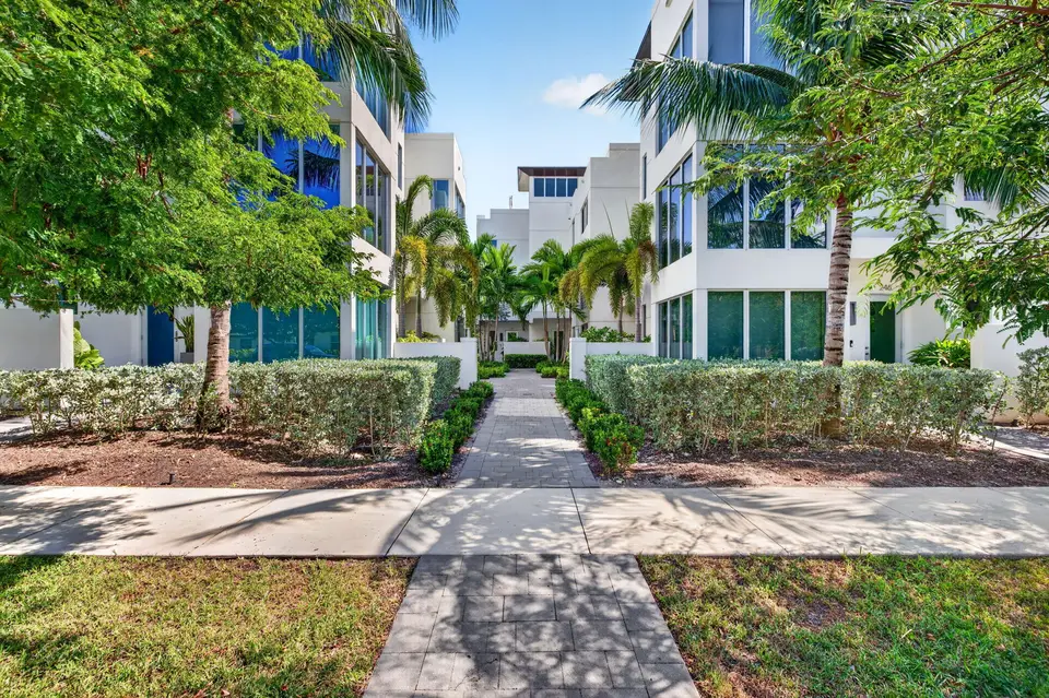 244 Garden Court, Lauderdale-By-The-Sea, FL 33308