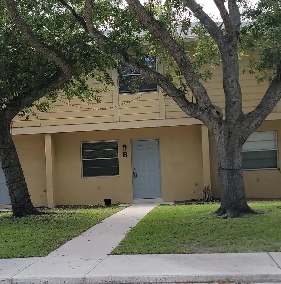 2018 S 10TH Street, Fort Pierce, FL 34950