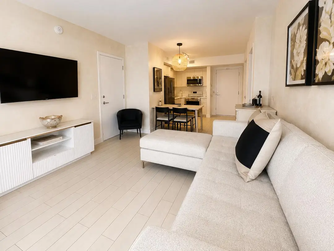 2602 E HALLANDALE BEACH Boulevard R403, Hallandale Beach, FL 33009