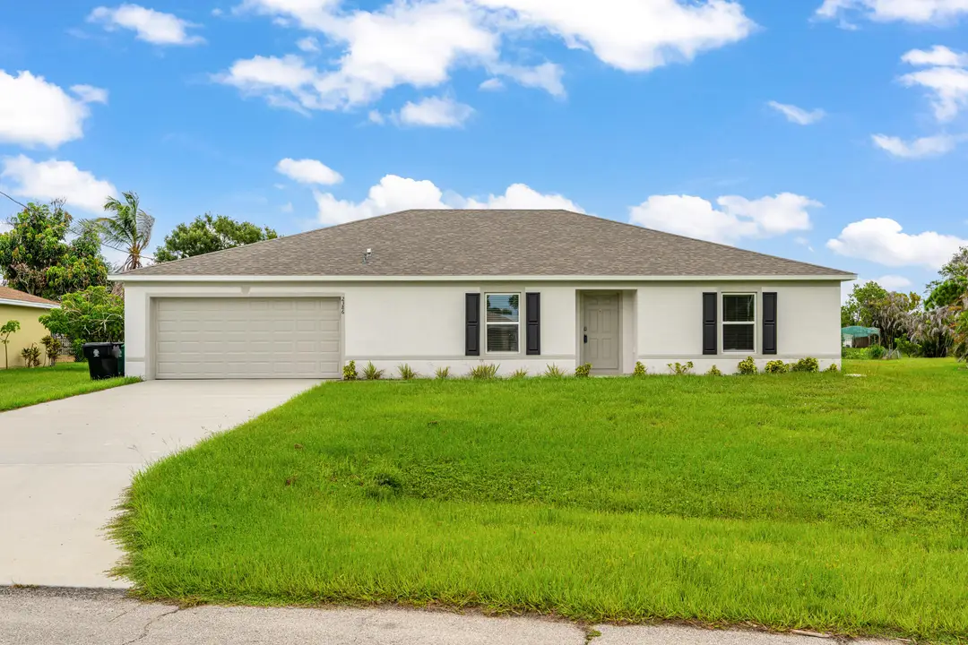 2386 SE Manor Avenue, Port St. Lucie, FL 34952
