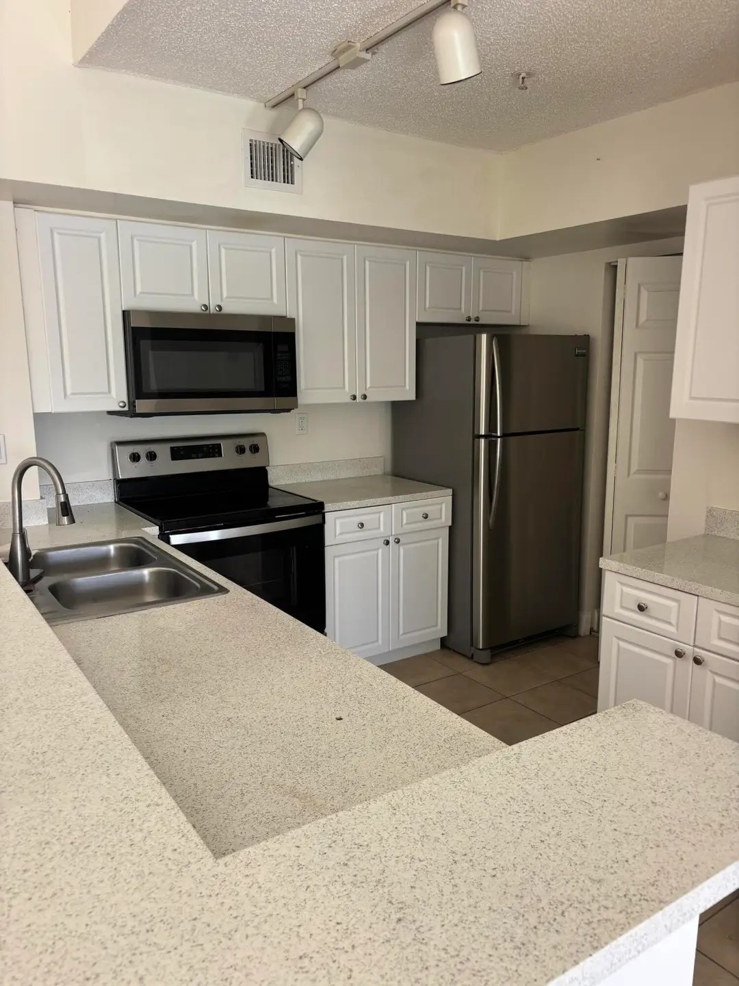 3870 LYONS Road 305, Coconut Creek, FL 33073