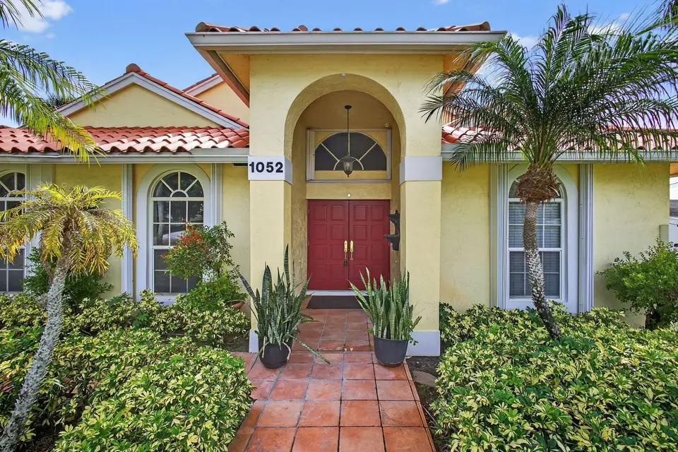1052 W SHORE Drive, West Palm Beach, FL 33406