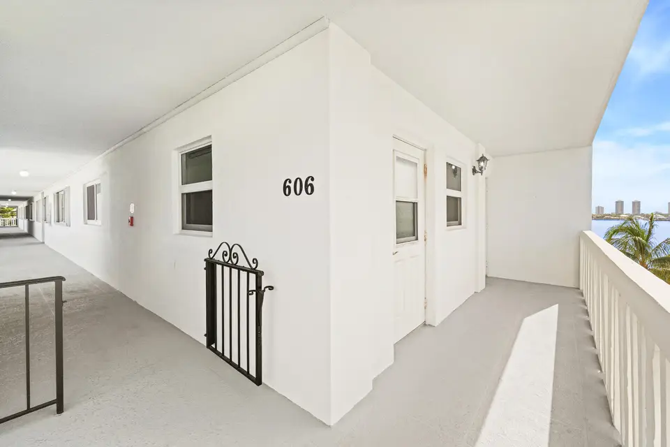 501 Lake Shore Drive 606, Lake Park, FL 33403