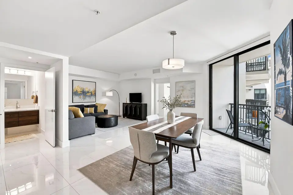 301 Altara Avenue 710, Coral Gables, FL 33146
