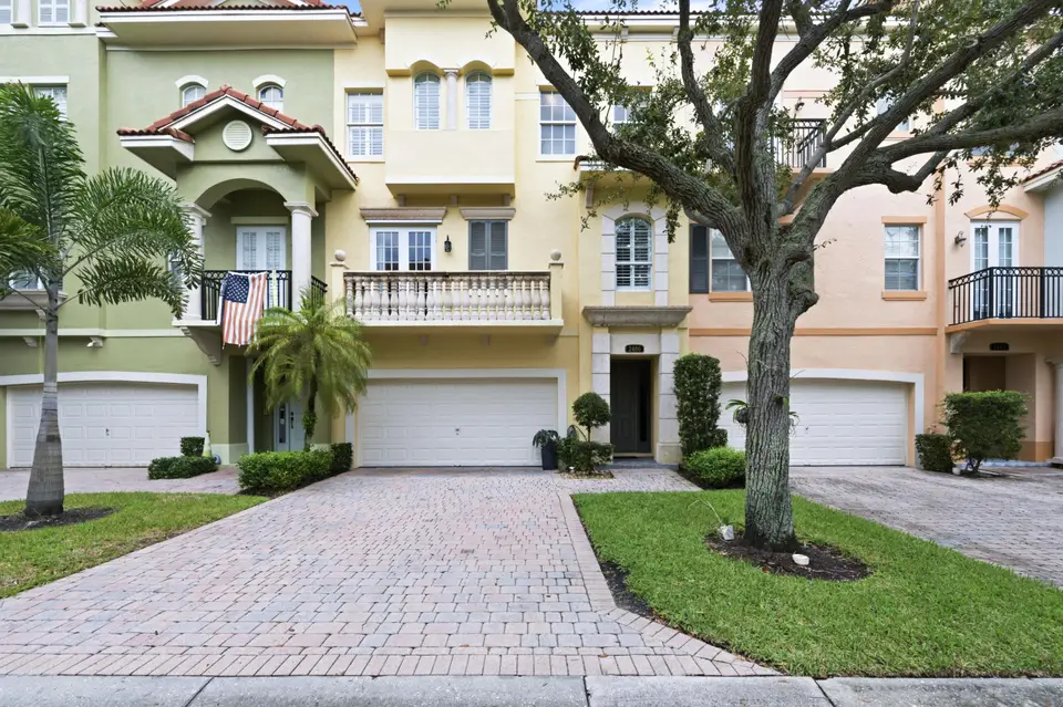 2486 SAN PIETRO Circle, Palm Beach Gardens, FL 33410