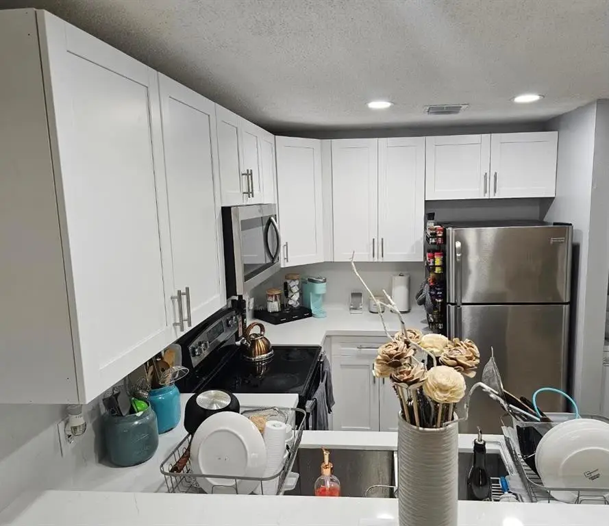 1827 RUNNERS Way, North Lauderdale, FL 33068