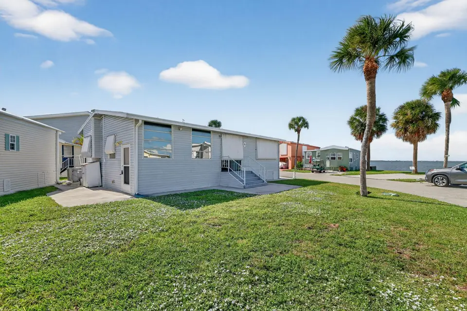 217 NETTLES Boulevard, Jensen Beach, FL 34957
