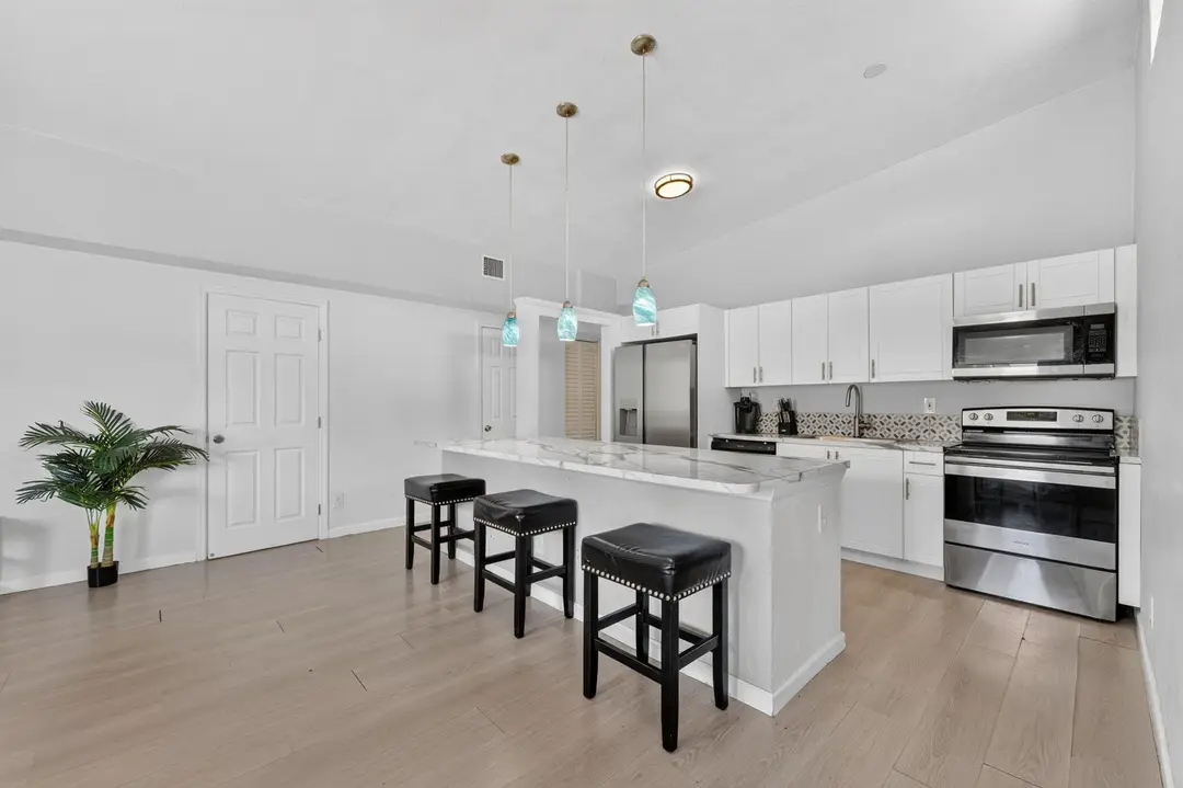 910 NW 17TH Avenue, Fort Lauderdale, FL 33311