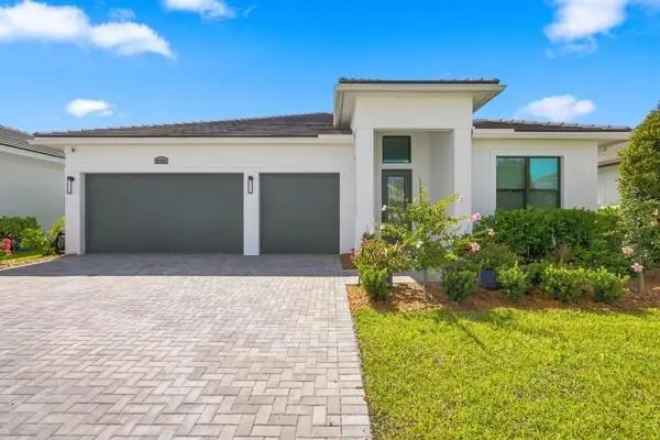 10105 SW Latium Way, Port St. Lucie, FL 34987