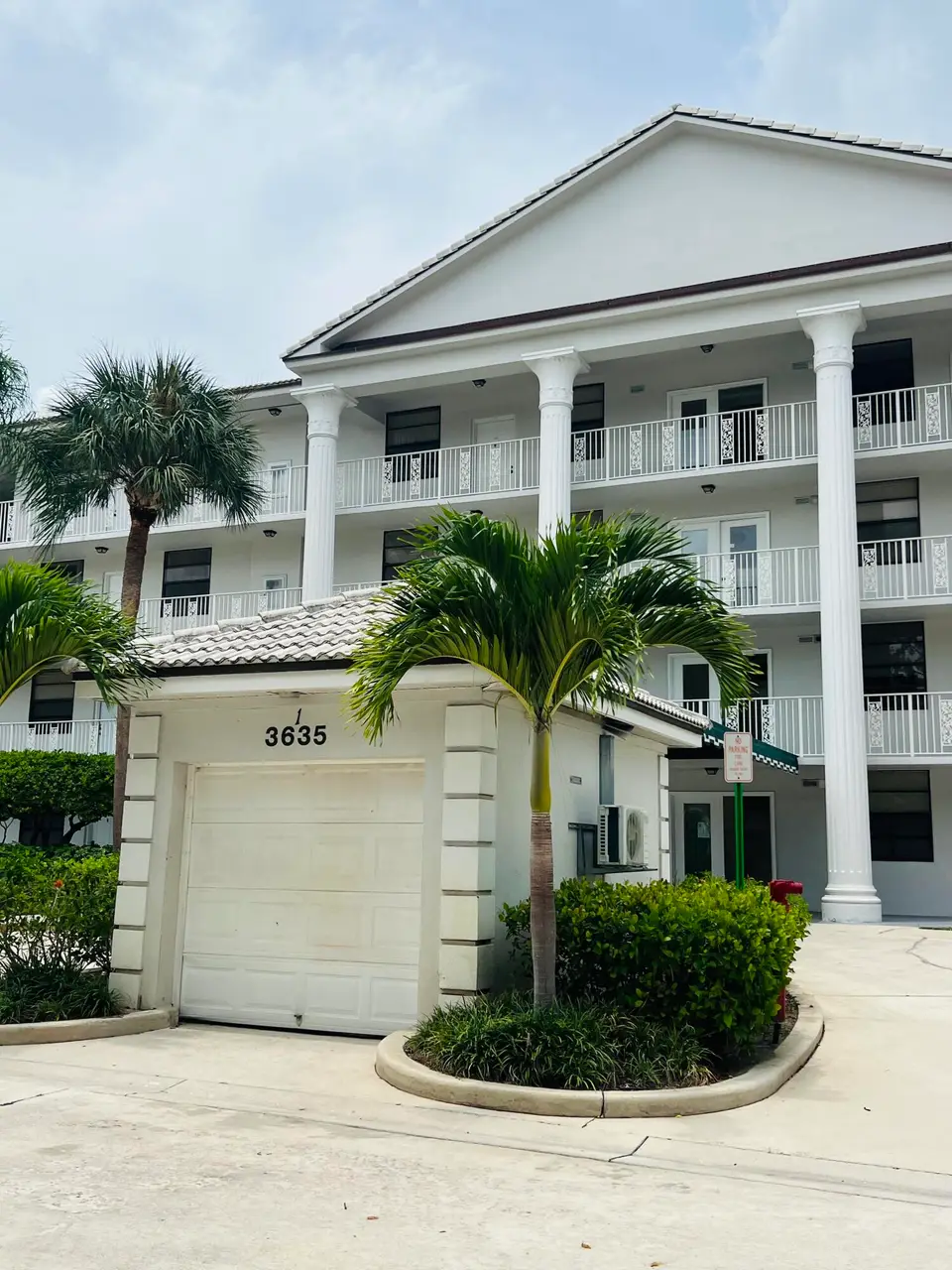 3635 WHITEHALL Drive 404, West Palm Beach, FL 33401