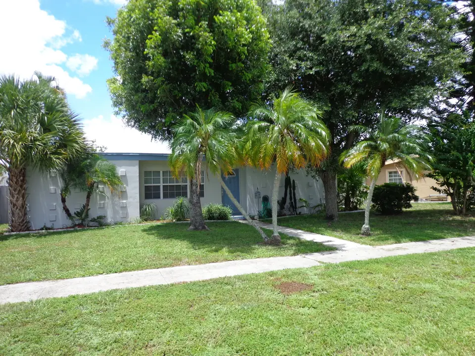 11751 Oleander Drive, Royal Palm Beach, FL 33411