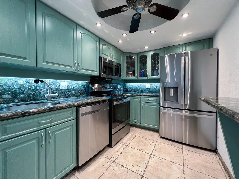 101 Briny Avenue 810, Pompano Beach, FL 33062