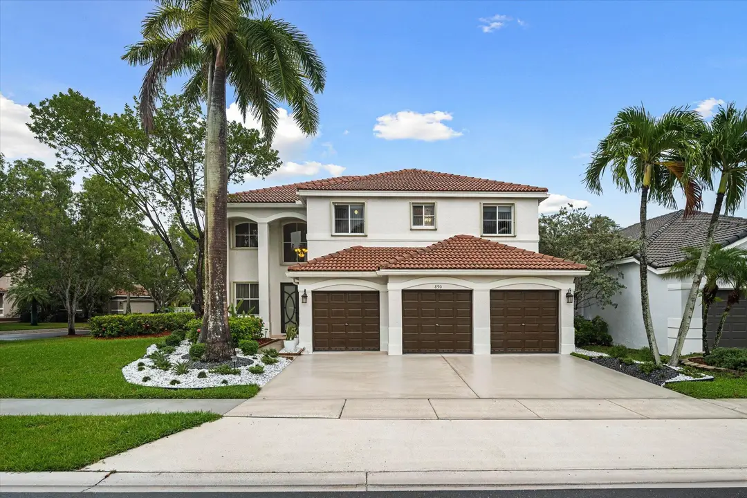 01-890 Hawthorn Terrace, Weston