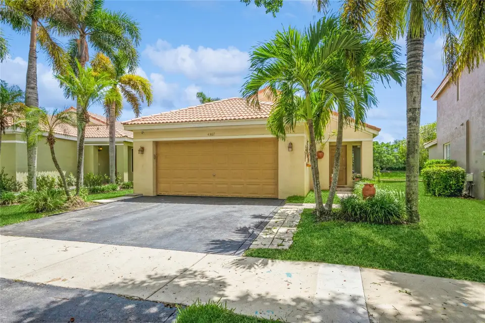 4367 DOGWOOD Circle, Weston, FL 33331