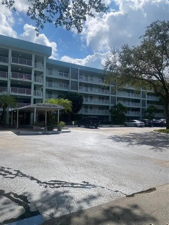 802 Cypress Grove Lane 408, Pompano Beach, FL 33069