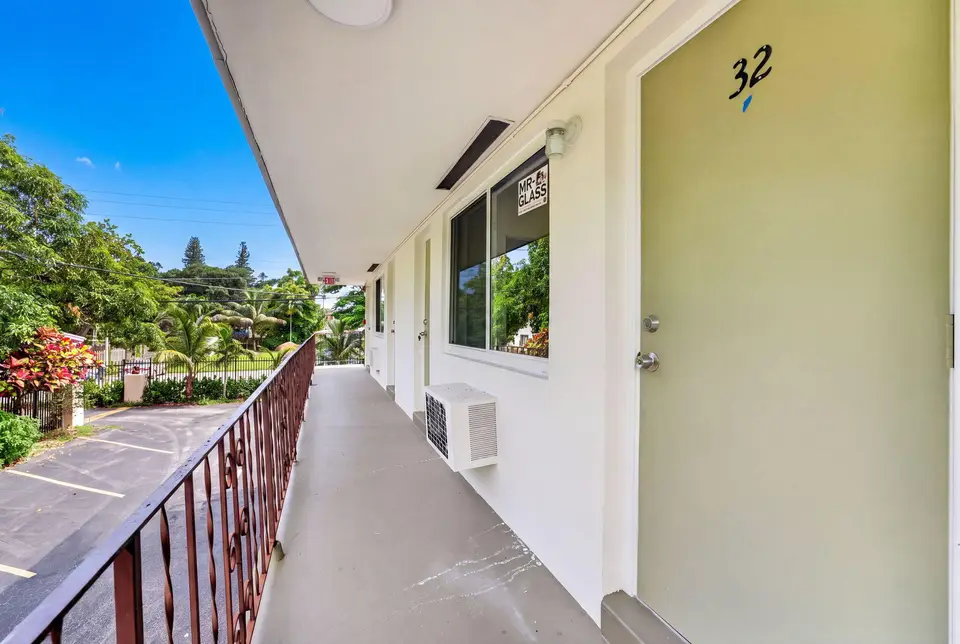 60 NW 79TH Street 32, Miami, FL 33150