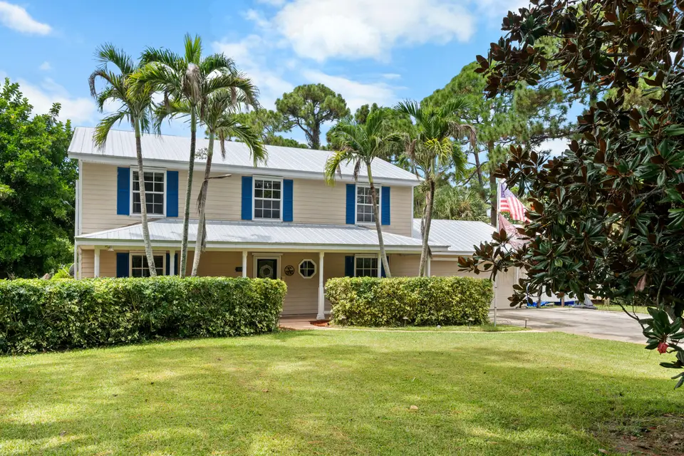 330 NE TOWN Terrace, Jensen Beach, FL 34957