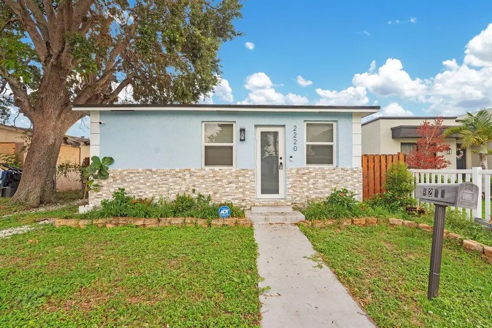 2220 HOPE Street, Hollywood, FL 33020