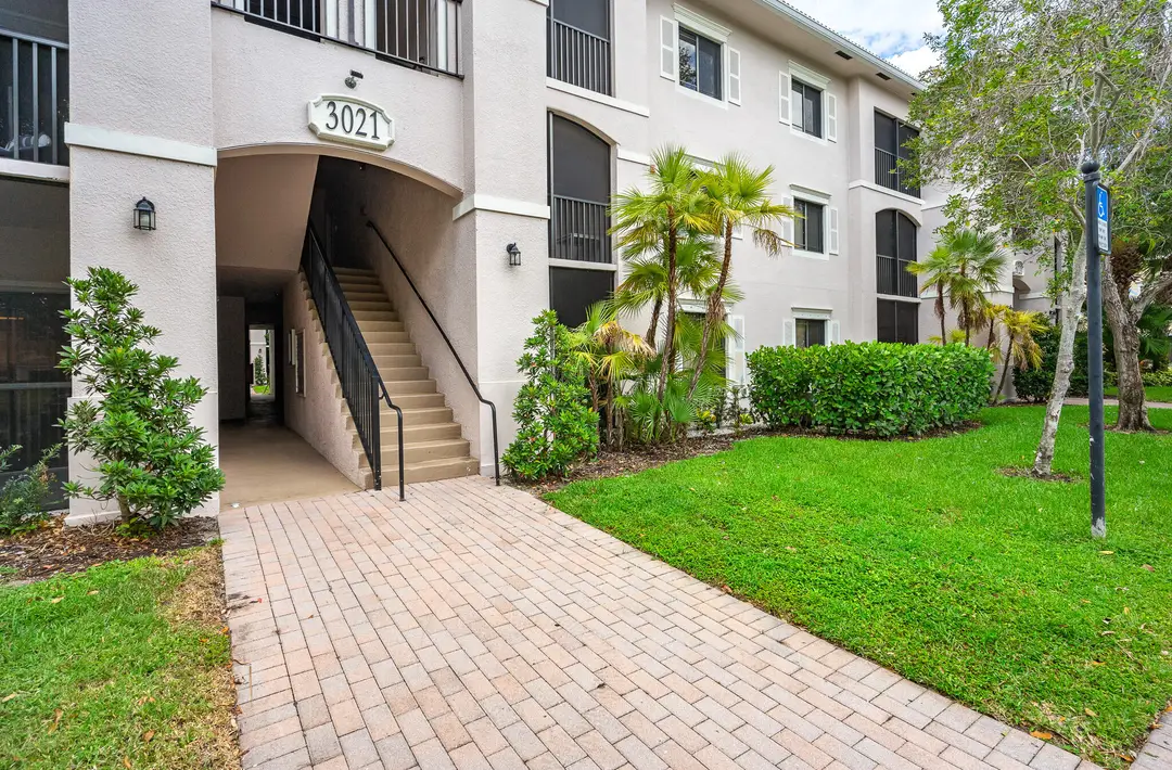 3021 Alcazar Place 306, Palm Beach Gardens, FL 33410