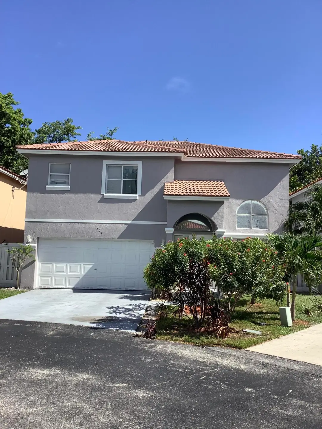 201 SW 98th Terrace, Pembroke Pines, FL 33025