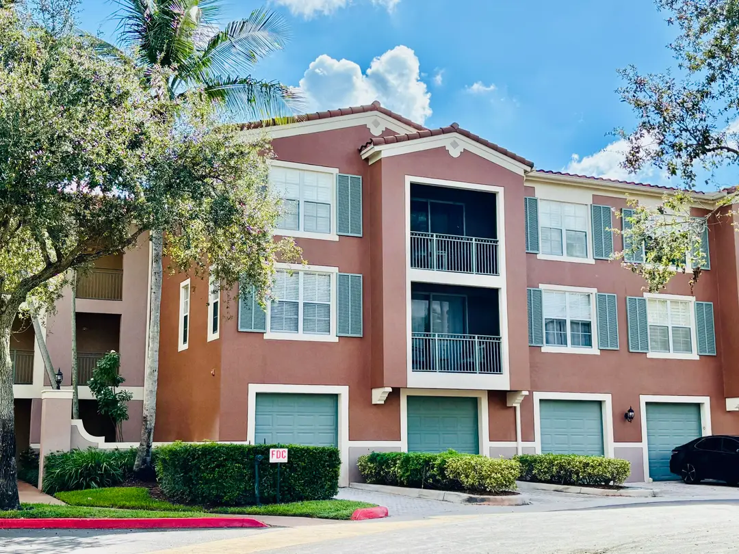11750 SAINT ANDREWS Place 204, Wellington, FL 33414