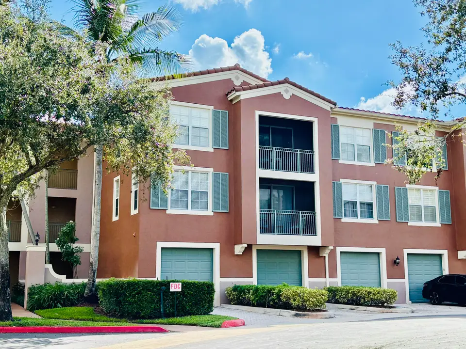 11750 SAINT ANDREWS Place 204, Wellington, FL 33414